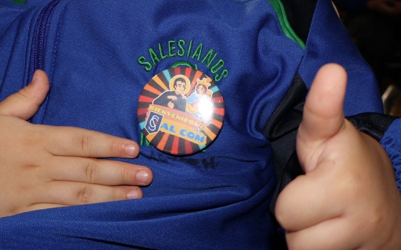 Bendición de estudiantes nuevos marca su ingreso al COM 2025